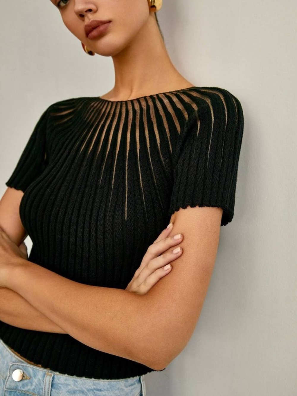 SHORT SLEEVE KNIT TOP